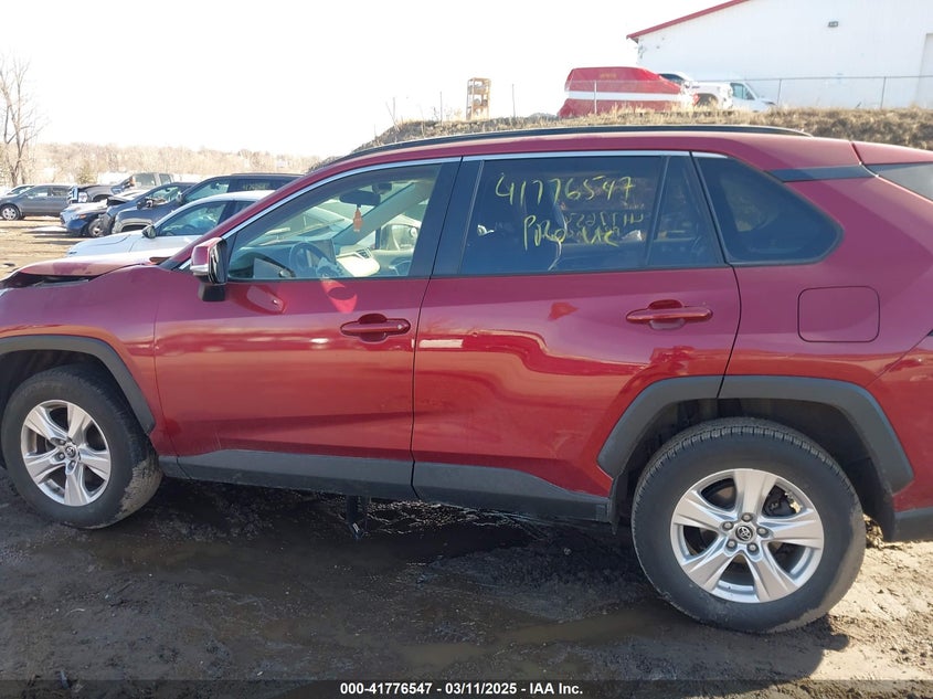 2019 TOYOTA RAV4 XLE - JTMP1RFV9KD038616