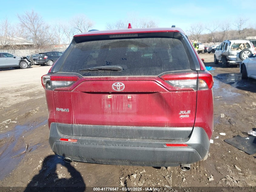 2019 TOYOTA RAV4 XLE - JTMP1RFV9KD038616