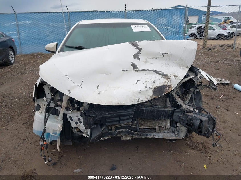 2016 TOYOTA CAMRY VIN: 4T4BF1FK8GR524622