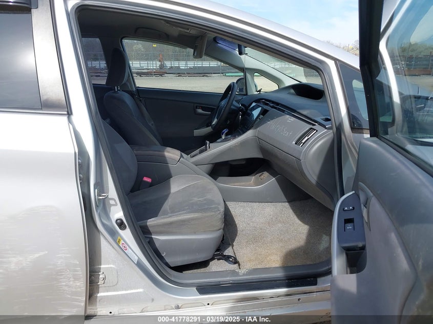 2010 TOYOTA PRIUS VIN: JTDKN3DU3A0111085