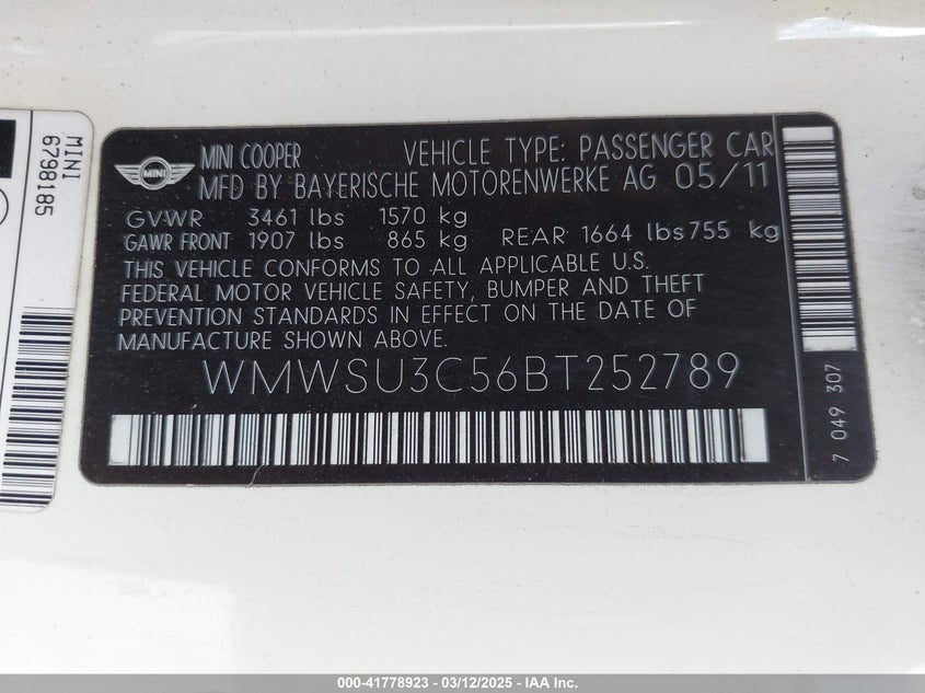 2011 MINI COOPER VIN: WMWSU3C56BT252789