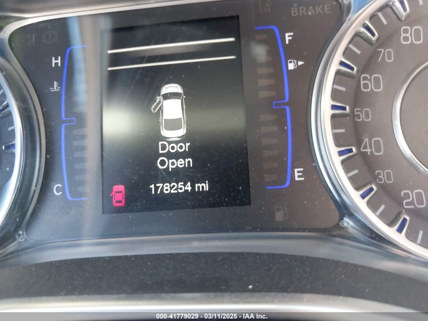 2016 CHRYSLER 200 LIMITED - 1C3CCCAB6GN138004