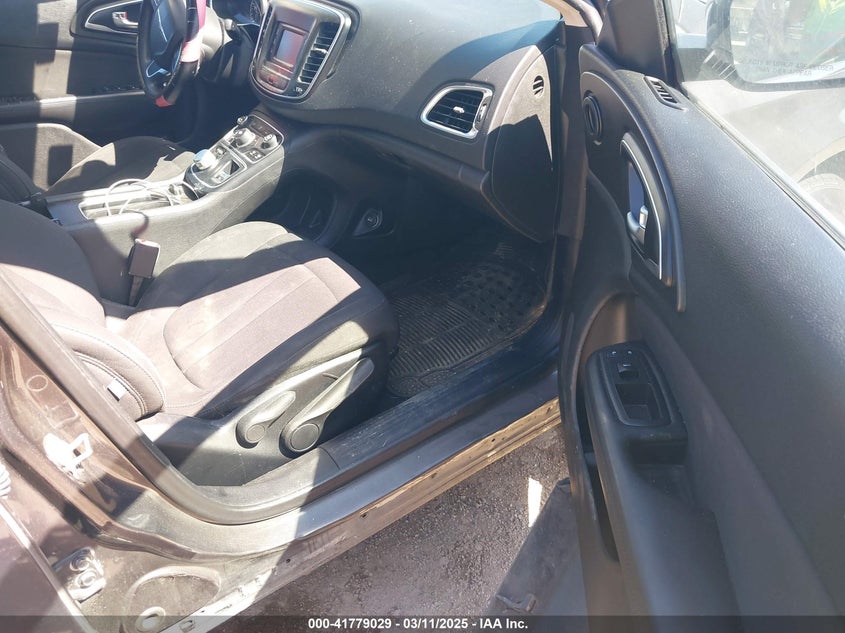 2016 CHRYSLER 200 LIMITED - 1C3CCCAB6GN138004