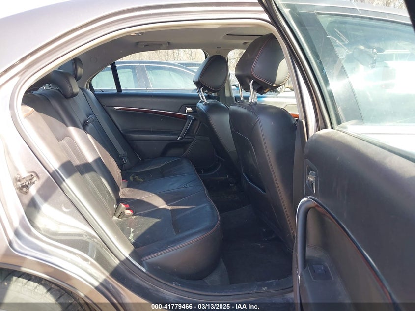 2011 LINCOLN MKZ VIN: 3LNHL2GC9BR776258