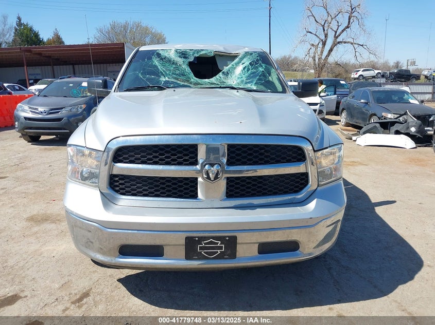 2018 RAM 1500 SLT  4X2 6'4 BOX - 1C6RR6GG7JS303857