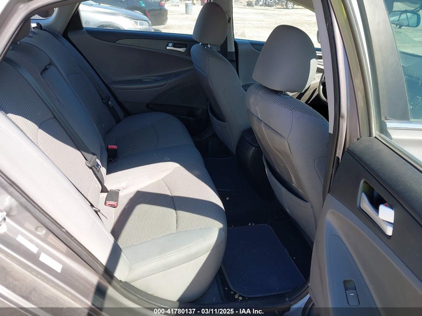 2011 HYUNDAI SONATA VIN: 5NPEB4AC0BH065923