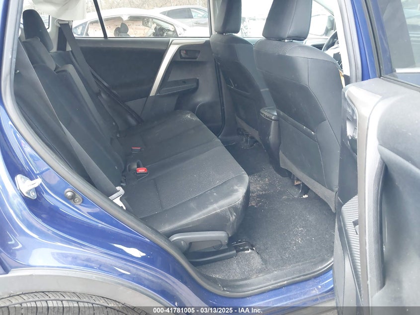 2015 TOYOTA RAV4 LE - 2T3BFREV2FW277169