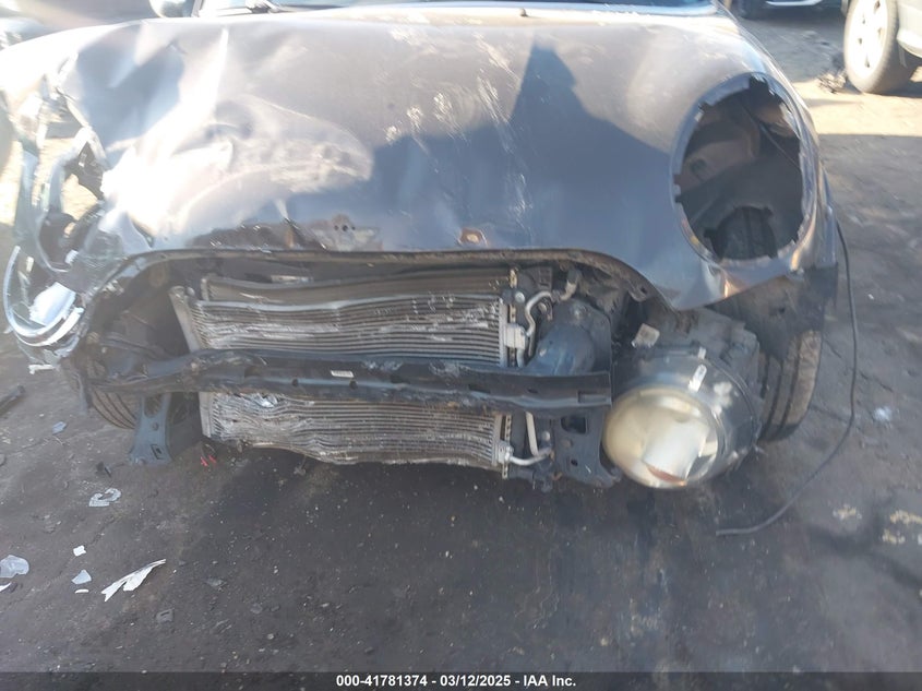 2011 MINI COOPER VIN: WMWZN3C55BT133367