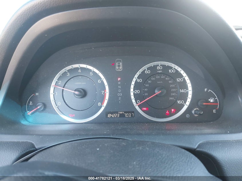 2011 HONDA ACCORD VIN: 1HGCP3F82BA005724