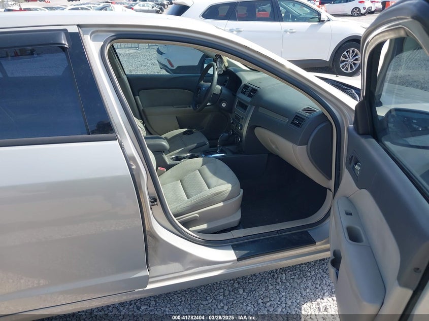 2010 FORD FUSION VIN: 3FAHP0GA1AR235947