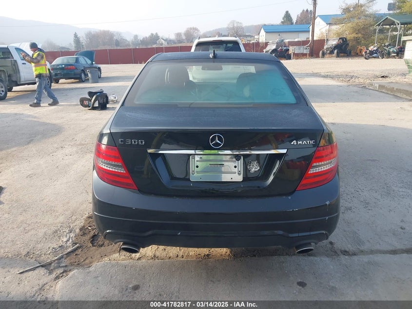 2012 MERCEDES-BENZ C VIN: WDDGF8BB0CR200540