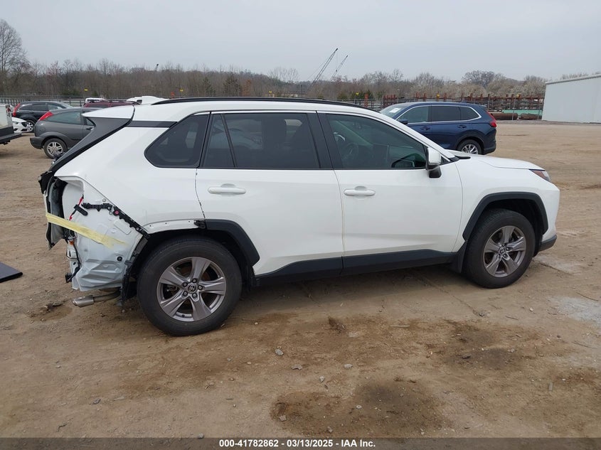 2022 TOYOTA RAV4 XLE - JTMP1RFV3ND090117