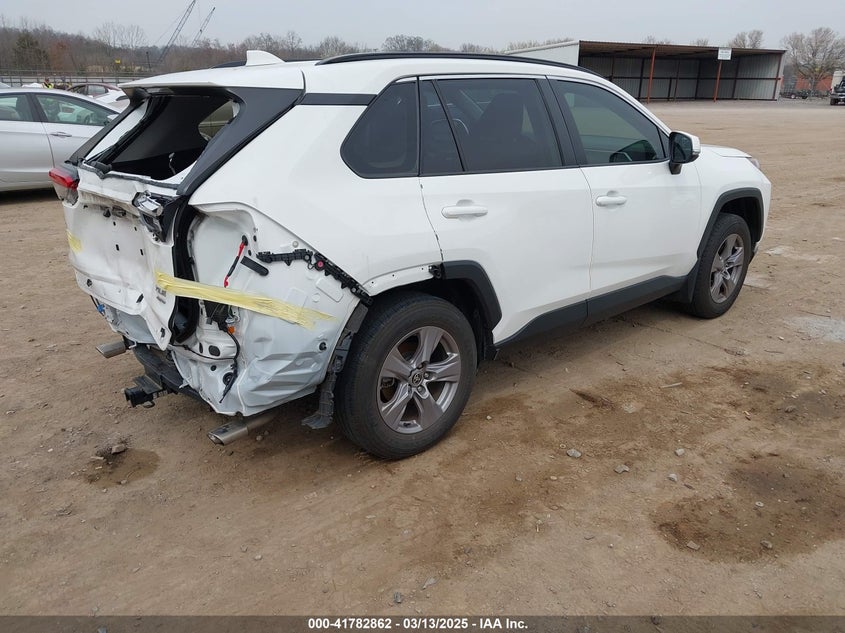2022 TOYOTA RAV4 XLE - JTMP1RFV3ND090117