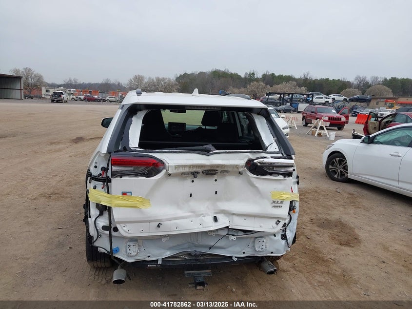 2022 TOYOTA RAV4 XLE - JTMP1RFV3ND090117