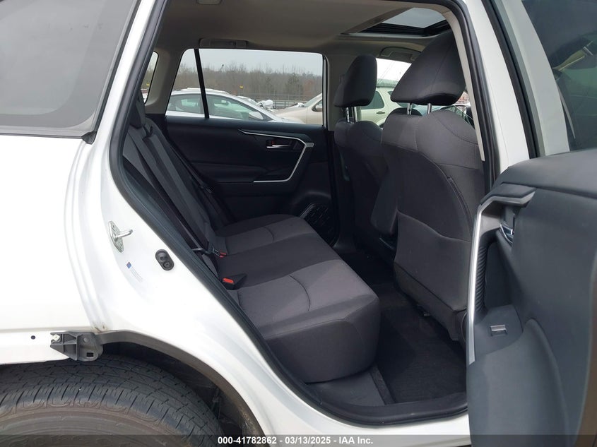 2022 TOYOTA RAV4 XLE - JTMP1RFV3ND090117