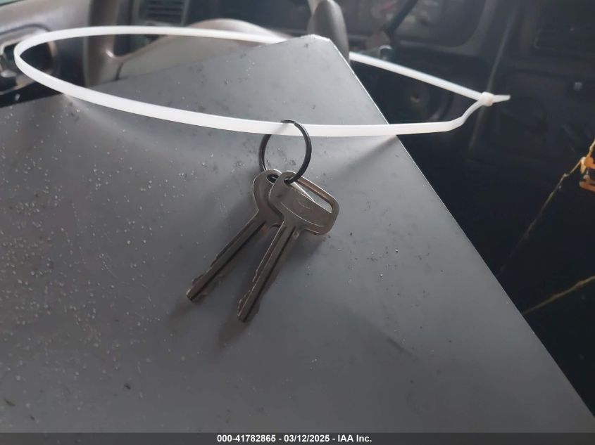 2000 Toyota Sienna Le VIN: 4T3ZF13C5YU248821 Lot: 41782865