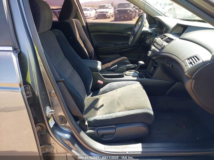 2009 HONDA ACCORD VIN: 1HGCP26439A112279