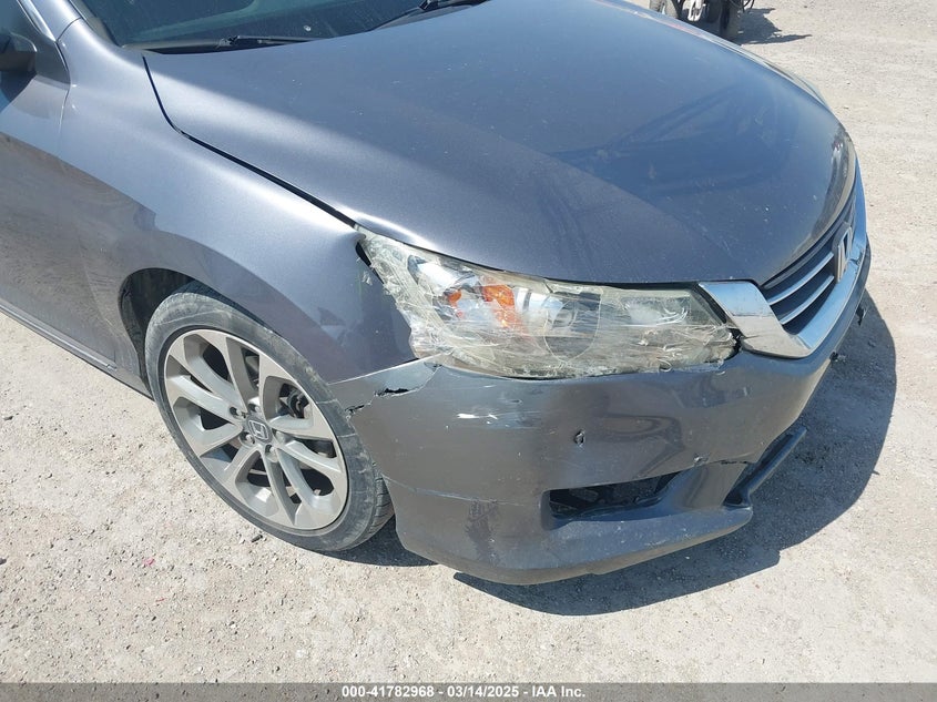 2015 HONDA ACCORD VIN: 1HGCR2F50FA212239