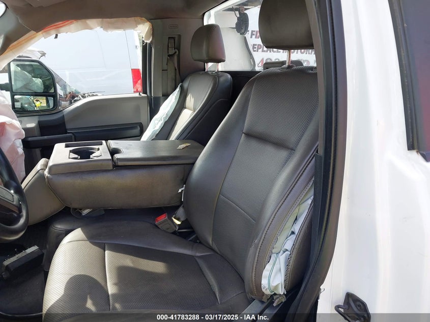 2019 Ford F-350 Chassis Xl VIN: 1FDRF3G61KED55147 Lot: 41783288