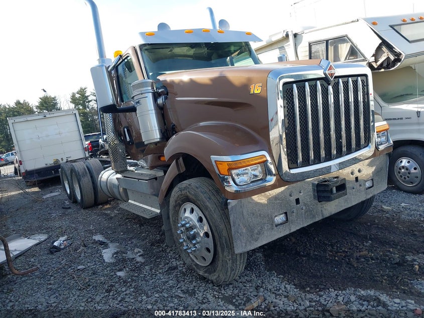 3HSPAAPT7RN019755 INTERNATIONAL HX520 Photo 1