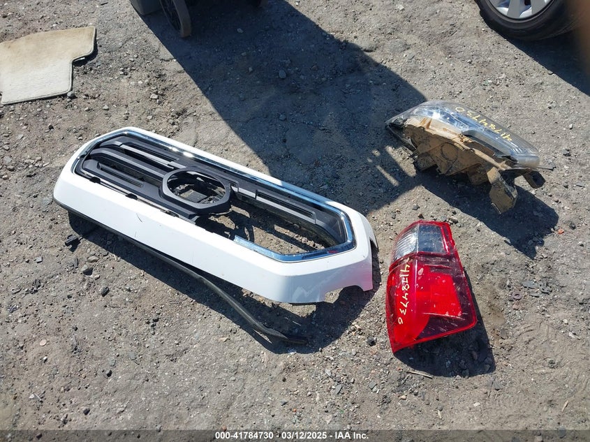 2019 TOYOTA TACOMA SR5 V6 - 3TMAZ5CN9KM101181