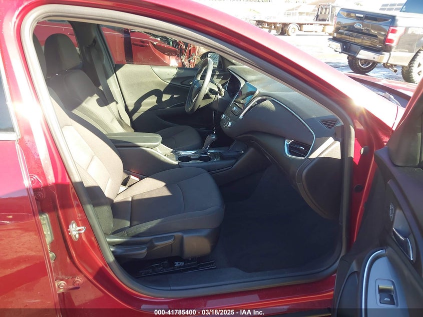 2018 CHEVROLET MALIBU VIN: 1G1ZD5ST1JF165398