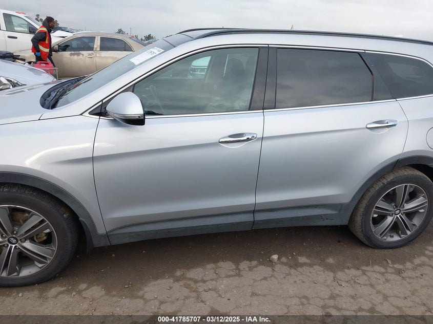 2014 HYUNDAI SANTA FE VIN: KM8SRDHF4EU082700
