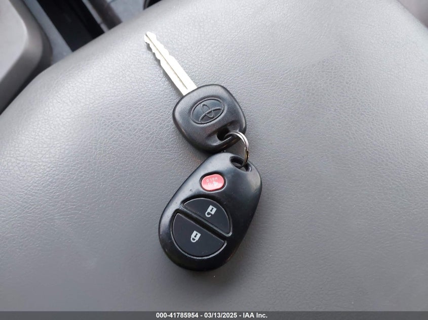 2011 TOYOTA TUNDRA VIN: 5TFDY5F15BX200017