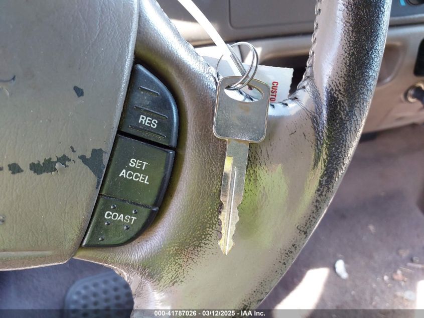 2000 Ford Super Duty F-250 Lariat/Xl/Xlt VIN: 1FTNW20F4YEE30441 Lot: 41787026