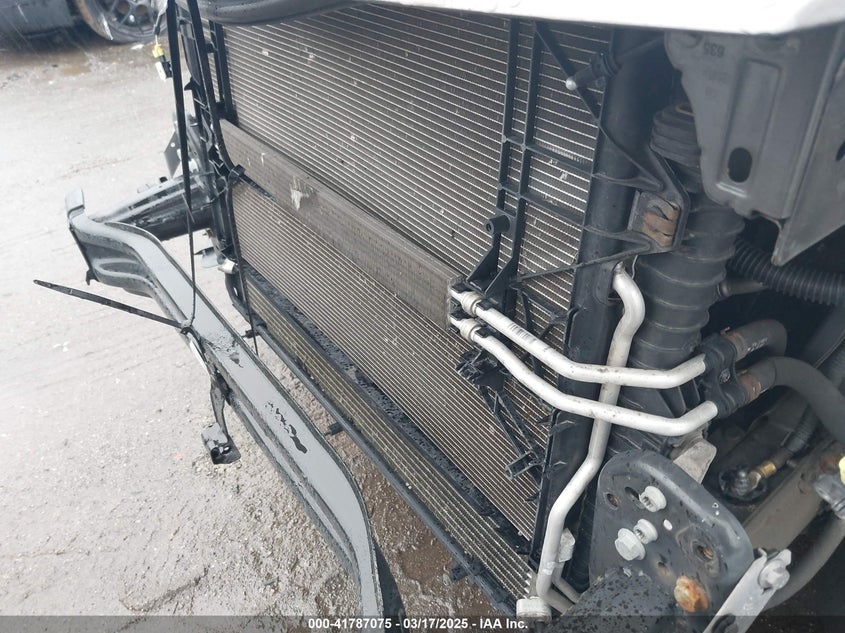 2013 VOLKSWAGEN TOUAREG VR6 SPORT - WVGEF9BP7DD007170