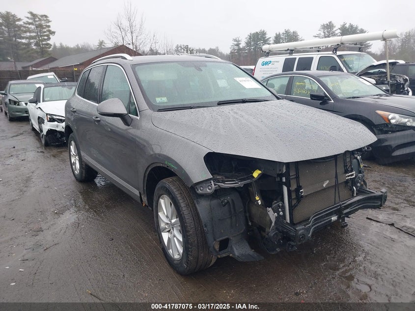 2013 VOLKSWAGEN TOUAREG VR6 SPORT - WVGEF9BP7DD007170