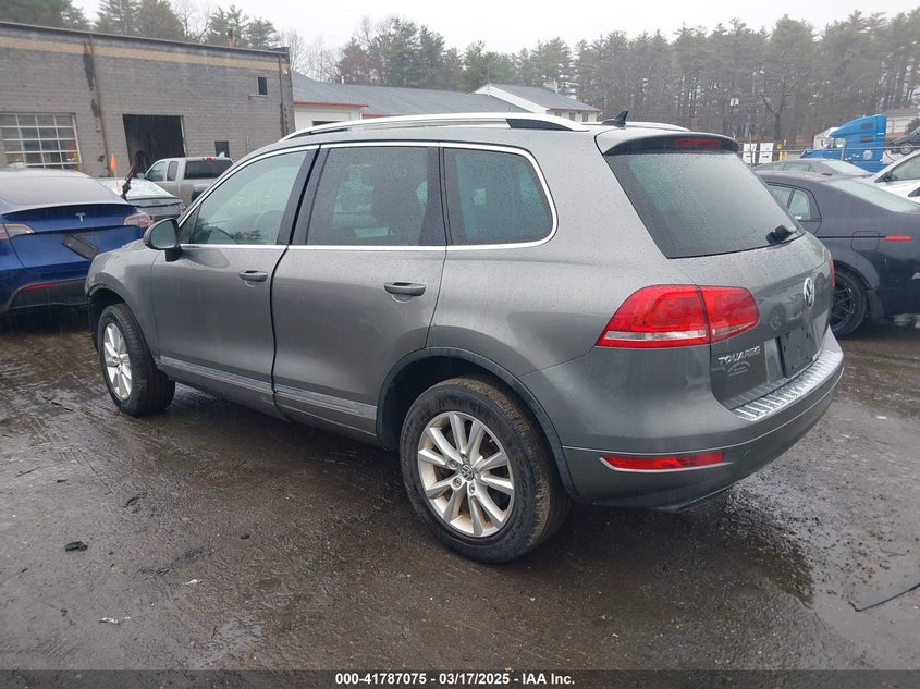 2013 VOLKSWAGEN TOUAREG VR6 SPORT - WVGEF9BP7DD007170