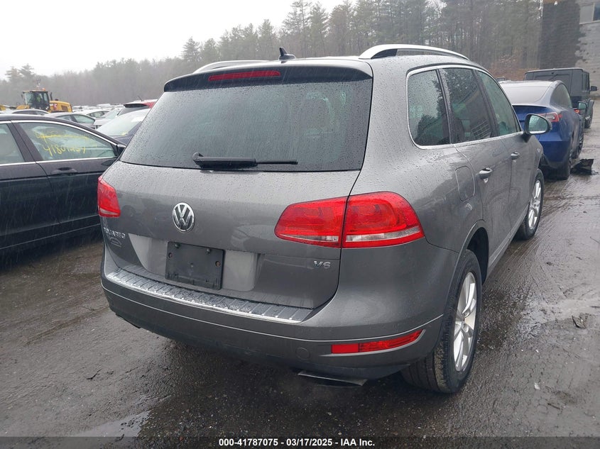2013 VOLKSWAGEN TOUAREG VR6 SPORT - WVGEF9BP7DD007170