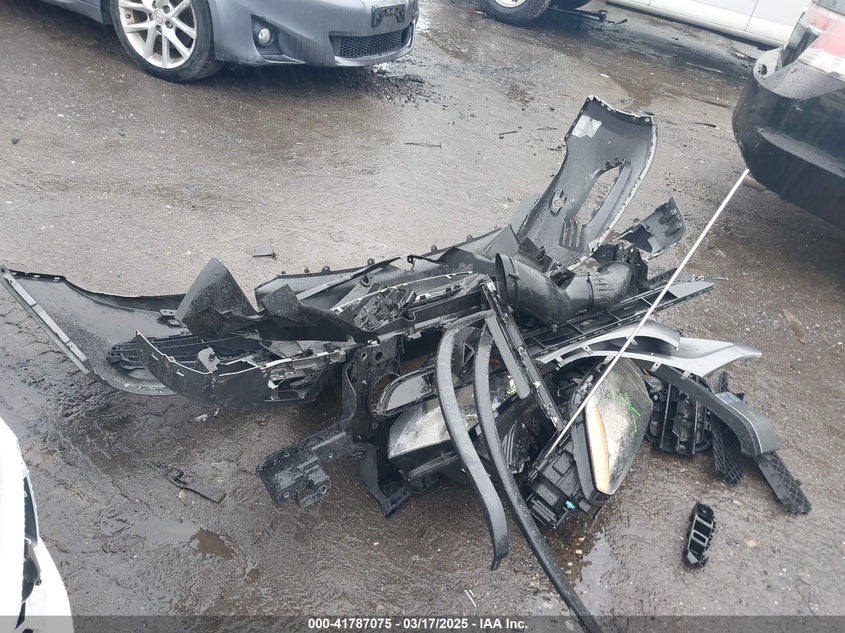 2013 VOLKSWAGEN TOUAREG VR6 SPORT - WVGEF9BP7DD007170