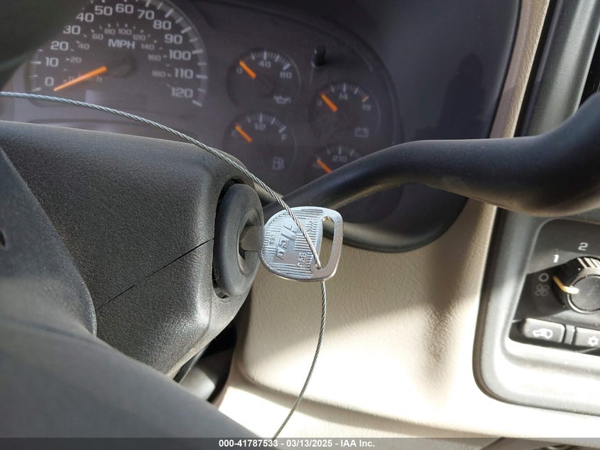 2005 Chevrolet Tahoe Ls VIN: 1GNEC13V55R148410 Lot: 41787533