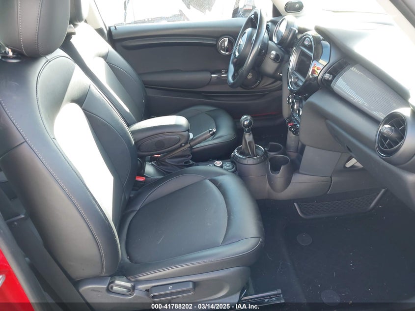2016 MINI COOPER VIN: WMWXP5C59G3B15378