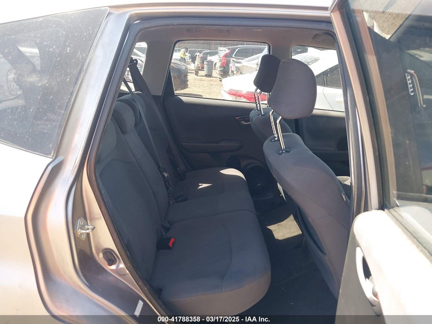 2009 HONDA FIT VIN: JHMGE88249S036133