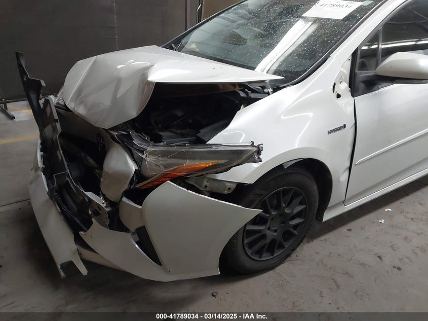 2016 TOYOTA PRIUS VIN: JTDKBRFU3G3513060