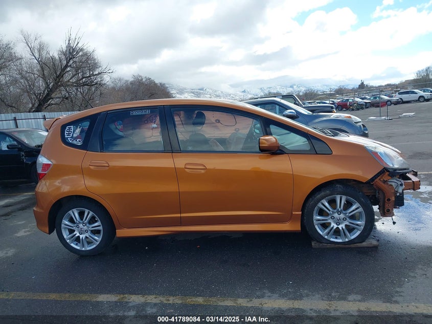 2009 HONDA FIT VIN: JHMGE884X9S074533