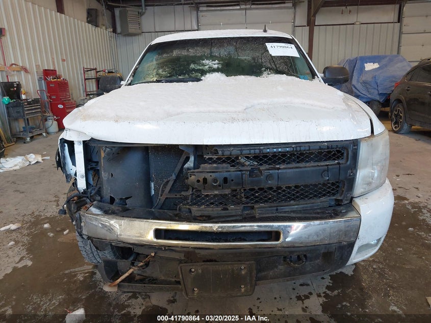 2011 CHEVROLET SILVERADO 1500 VIN: 1GCRKSE30BZ217756