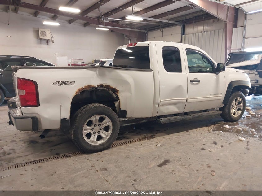 2011 CHEVROLET SILVERADO 1500 VIN: 1GCRKSE30BZ217756