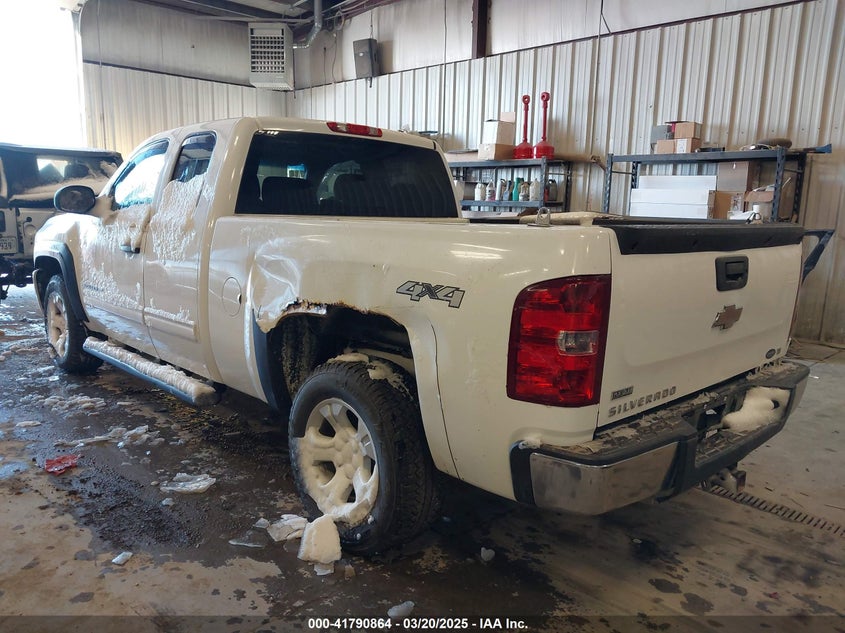2011 CHEVROLET SILVERADO 1500 VIN: 1GCRKSE30BZ217756