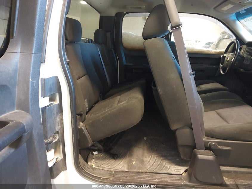 2011 CHEVROLET SILVERADO 1500 VIN: 1GCRKSE30BZ217756