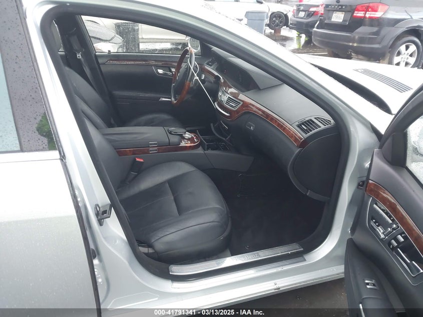 2007 MERCEDES-BENZ S 550 VIN: WDDNG71X87A134237