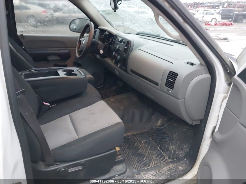 2007 CHEVROLET SILVERADO 1500 VIN: 1GCEC14027Z557284