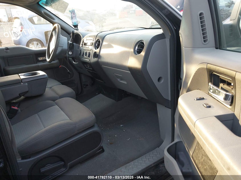 2006 FORD F-150 VIN: 1FTRF14W26NA53532
