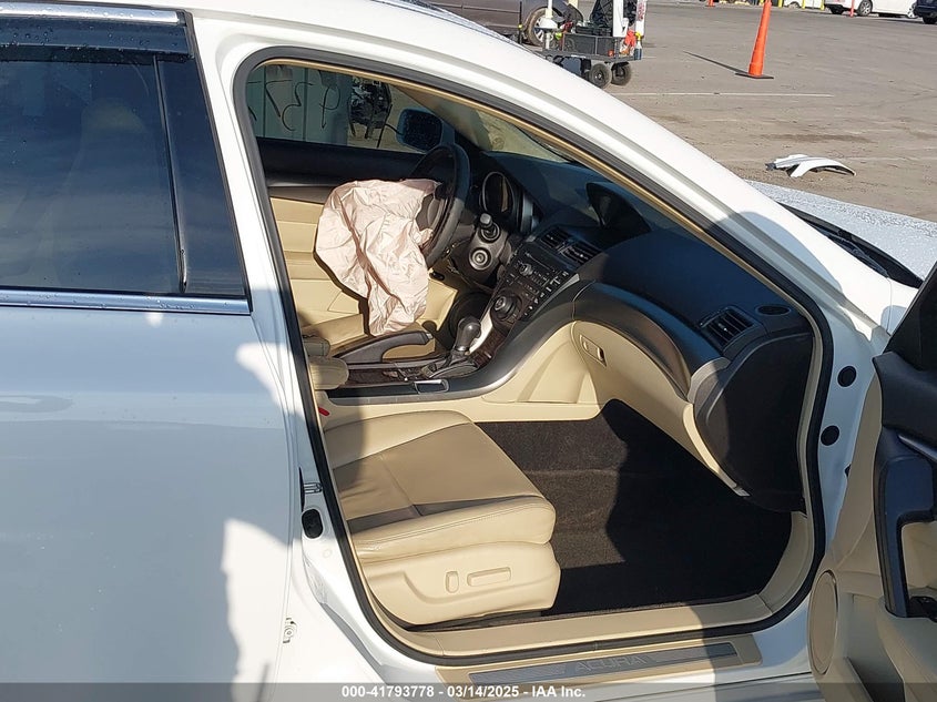 2012 ACURA TL VIN: 19UUA8F21CA014883