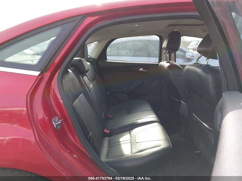 2012 FORD FOCUS VIN: 1FAHP3H23CL329385