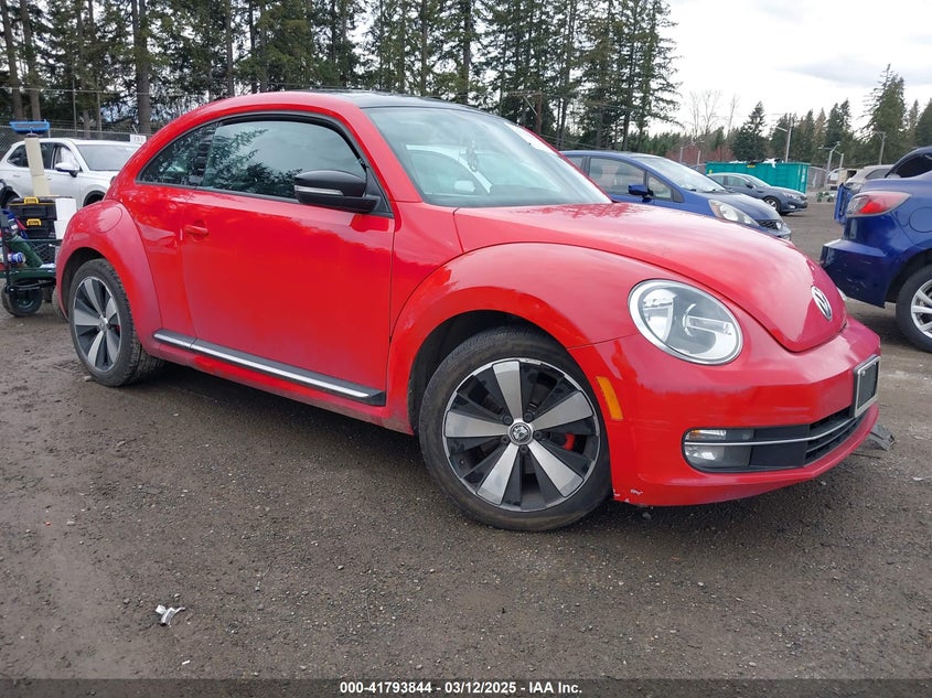 2013 VOLKSWAGEN BEETLE 2.0T TURBO - 3VWVA7AT7DM634118