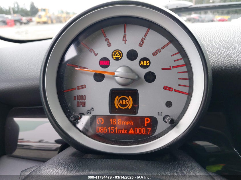 2010 MINI COOPER S VIN: WMWMF7C52ATZ73944